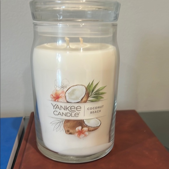 Yankee Candle Other - Yankee Candle White 20oz Coconut Beach